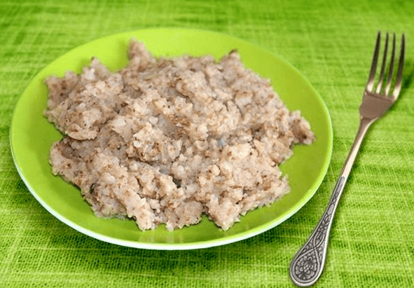 Porridge en sarrasin écrasé avec Manku